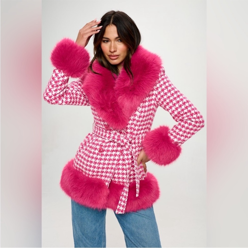 Women's Pink Houndstooth Jacket with Faux Fur Trim